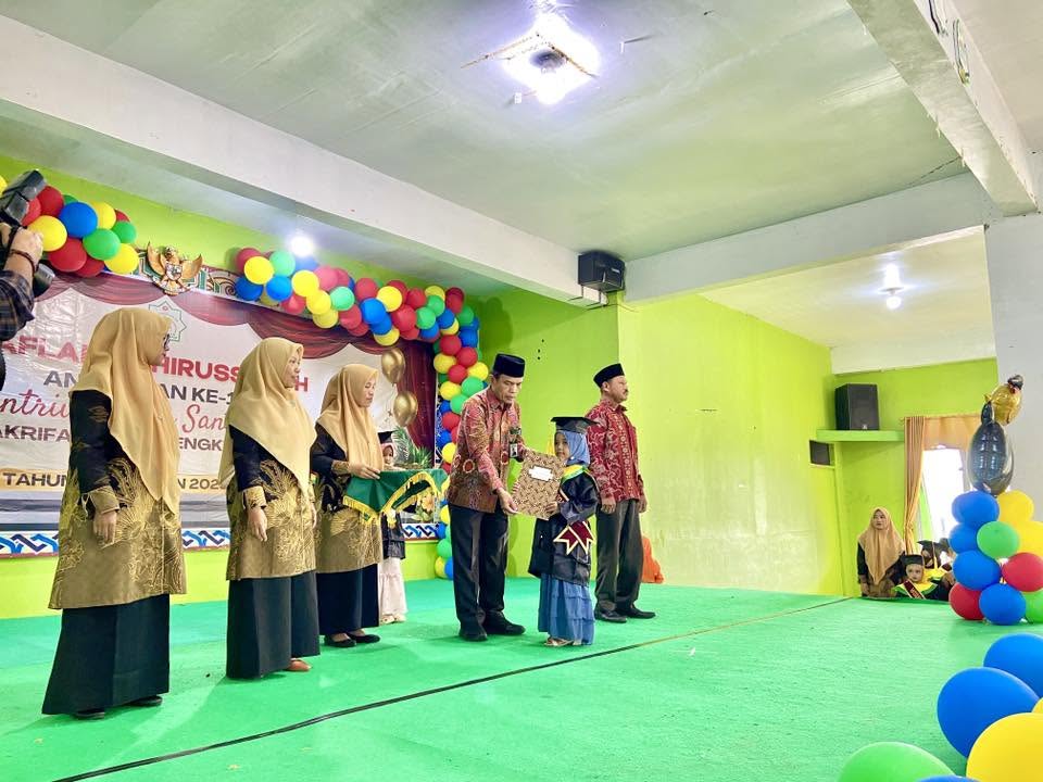 Kemenag BS Apresiasi Prestasi Santri RAMI pada Haflah Akhirussanah ke-12