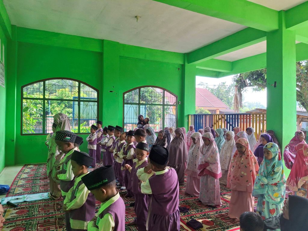 Shalat Dhuha Jadi Pembiasaan Positif di RA Makrifatul Ilmi Bengkulu Selatan