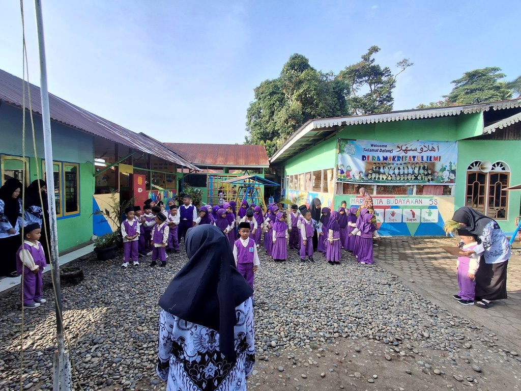 Upacara Bendera Hari Senin Tanamkan Disiplin dan Cinta Tanah Air di RAMI